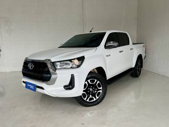 TOYOTA HILUX 2.8 D-4D TURBO DIESEL CD SRV 4X4 AUTOMÁTICO TOYOTA HILUX 2.8 D-4D TURBO DIESEL CD SRV 4X4 AUTOMÁTICO